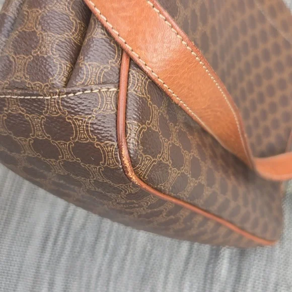 * GUC * Vintage Celine * - Picture 8 of 17